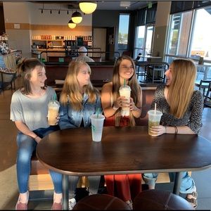 Meet your Posher, Mercedes